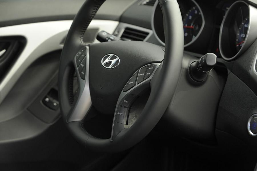  Hyundai Elantra Coupe 2014 года  (фото 12 из 25)